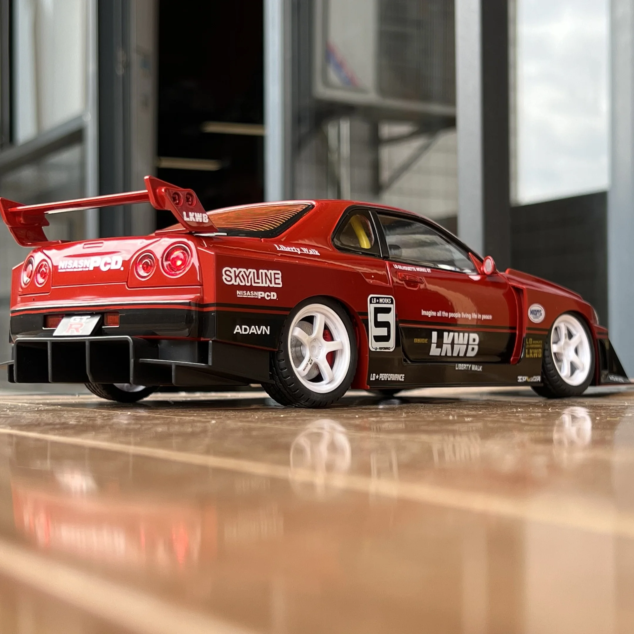 Nissan GTR Skyline S15 1:18 Diecast Model 6 Nissan GTR Skyline S15 1:18 Diecast Model - Image 6