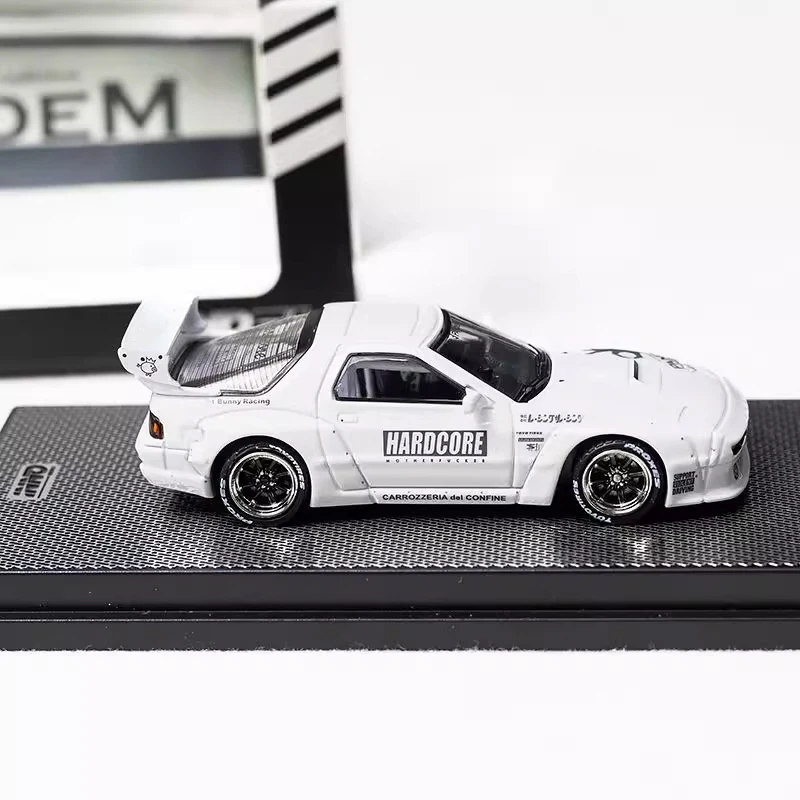 RX7 White FC3S 1:64 Diecast Model Car 5 RX7 White FC3S 1:64 Diecast Model Car - Image 5