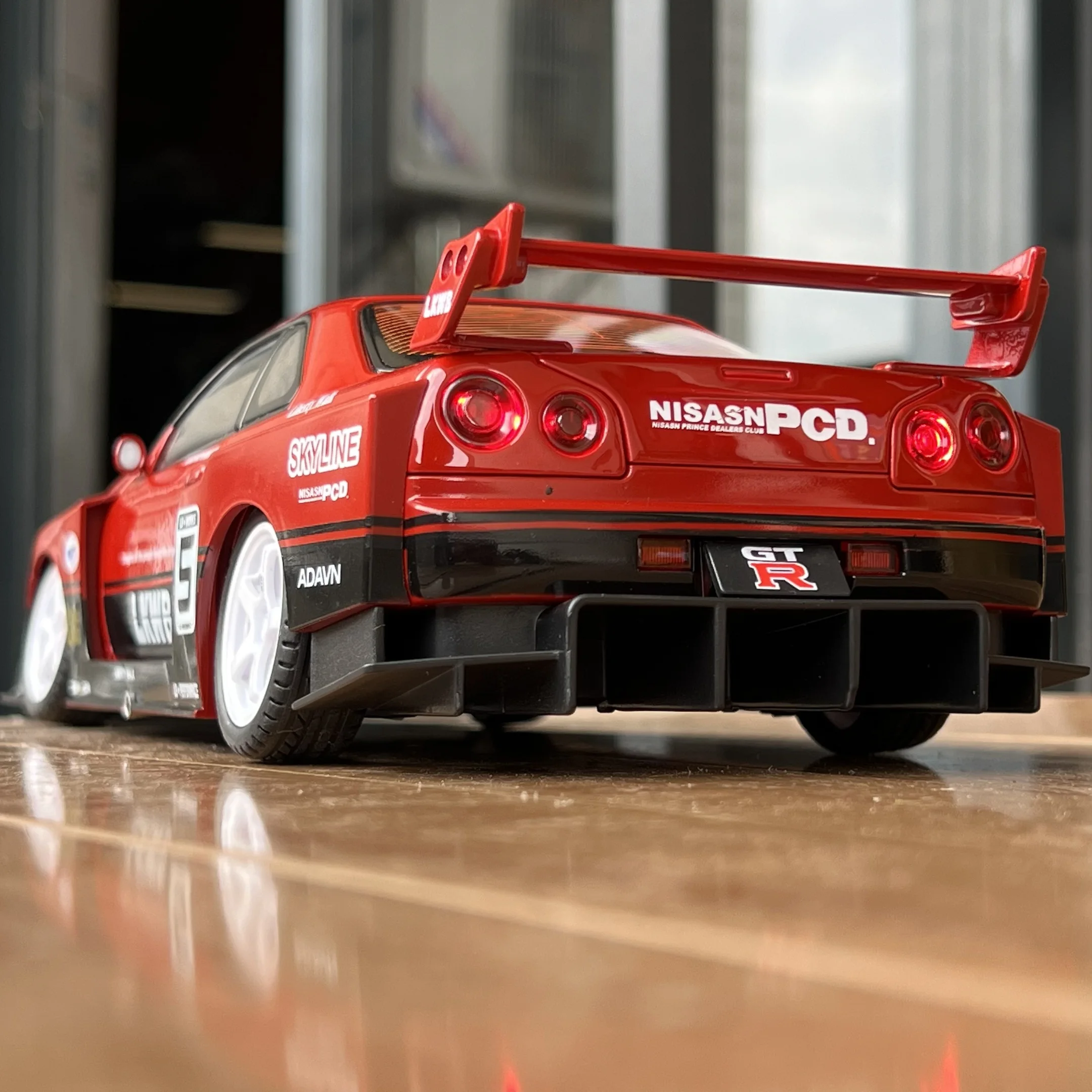 Nissan GTR Skyline S15 1:18 Diecast Model 5 Nissan GTR Skyline S15 1:18 Diecast Model - Image 5