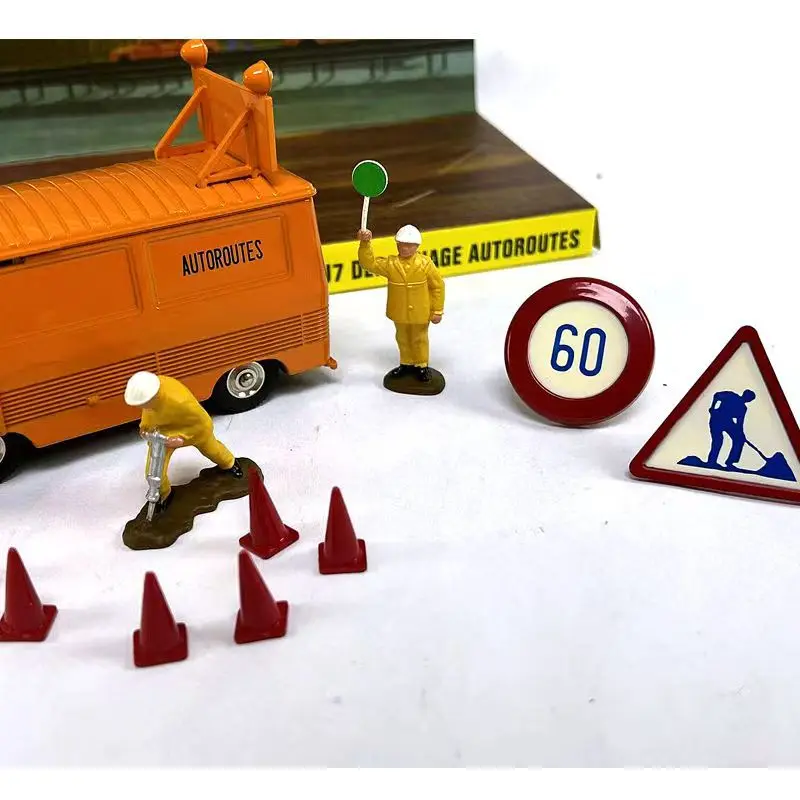 Peugeot J7 Tow Truck 1:43 Scale Diecast Model 2 Peugeot J7 Tow Truck 1:43 Scale Diecast Model - Image 2