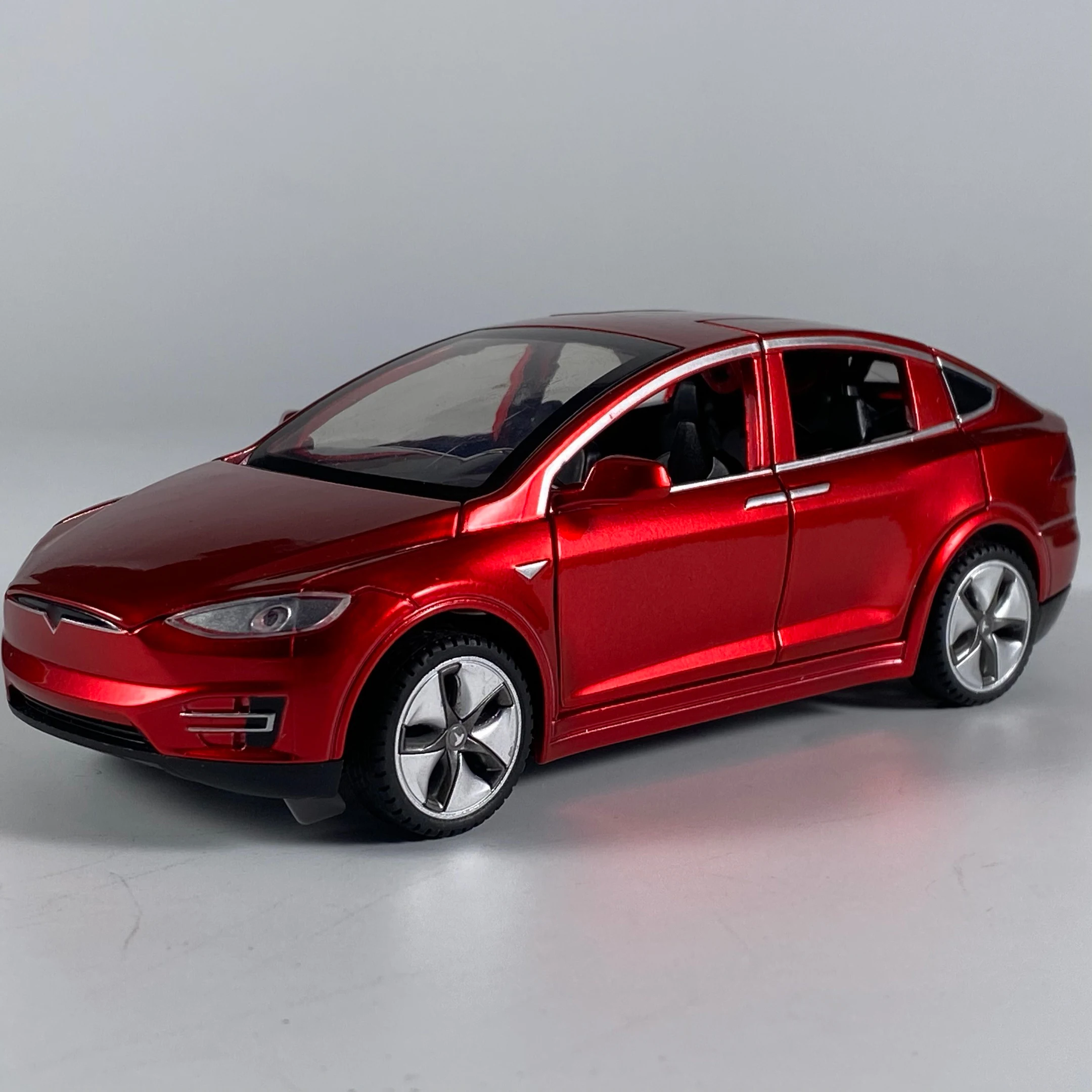 Vibrant Blue Electric SUV Diecast Model 1:32 Scale 14 Vibrant Blue Electric SUV Diecast Model 1:32 Scale - Image 14