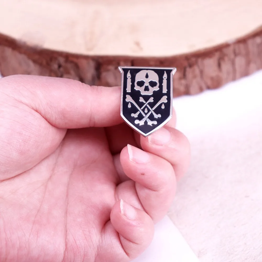 Gothic Skull Candle Shield Enamel Pin 3 cm 4 Gothic Skull Candle Shield Enamel Pin 3 cm - Image 4