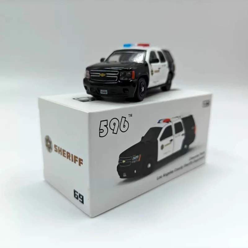 Chevrolet Express 1:64 Scale Diecast Ambulance 9 Chevrolet Express 1:64 Scale Diecast Ambulance - Image 9