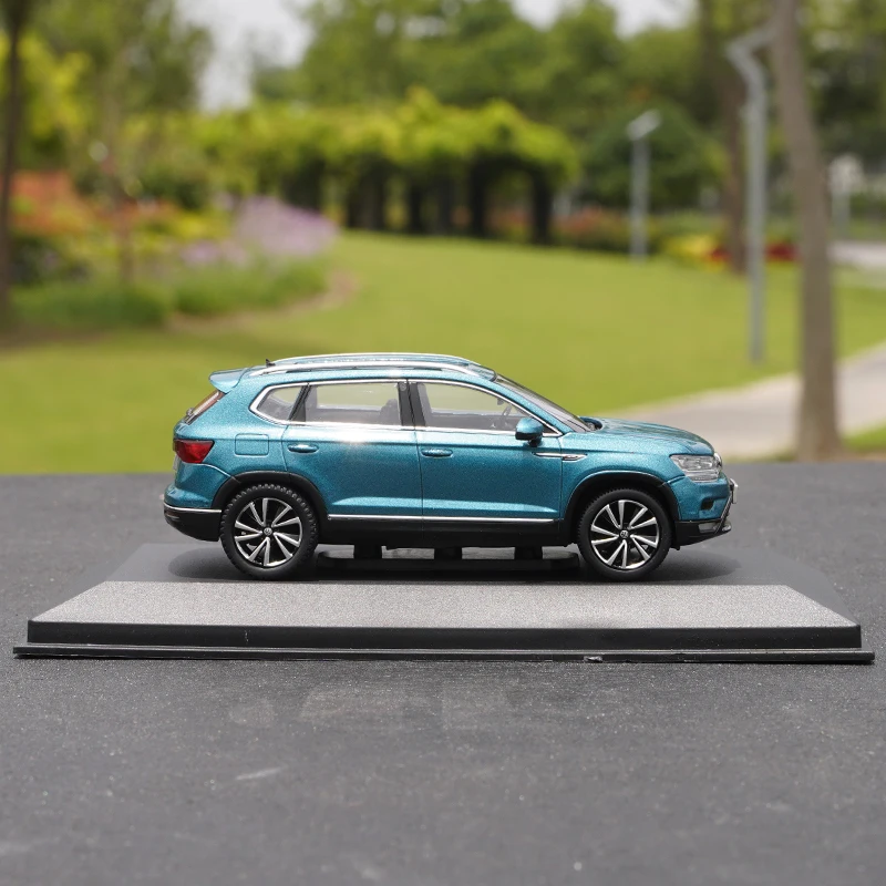 Tharu SUV 2019 1:43 Scale Model Blue 3 Tharu SUV 2019 1:43 Scale Model Blue - Image 3