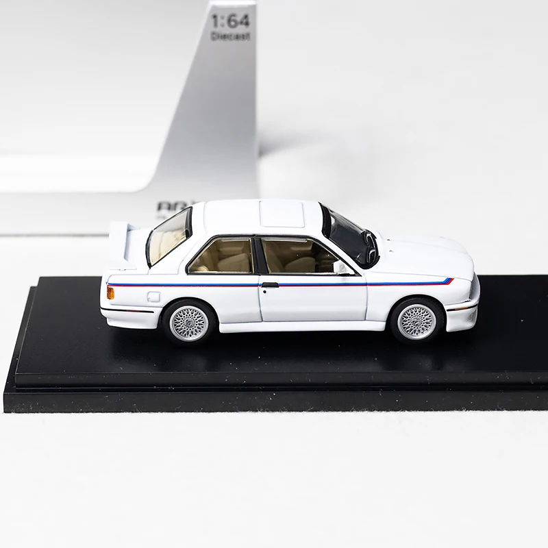 BMW M3 E30 Diecast Model 1:64 Scale 6 BMW M3 E30 Diecast Model 1:64 Scale - Image 6