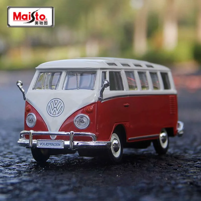 Volkswagen T1 Samba Van 1:24 Diecast Model 15 Volkswagen T1 Samba Van 1:24 Diecast Model - Image 15