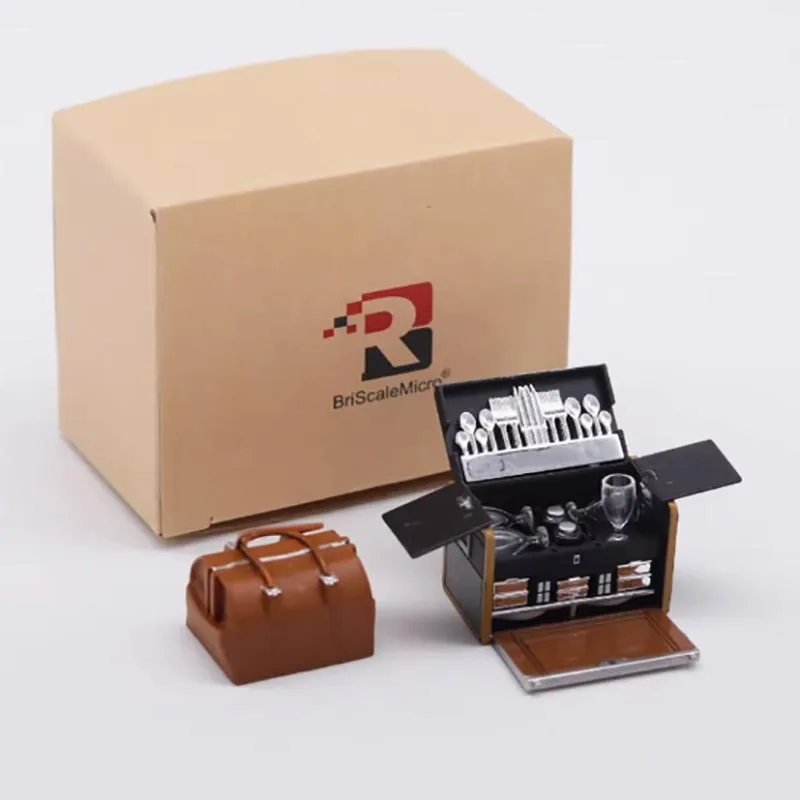 BSC 1:18 Scale Luggage and Wine Cabinet Set 3 BSC 1:18 Scale Luggage and Wine Cabinet Set - Image 3