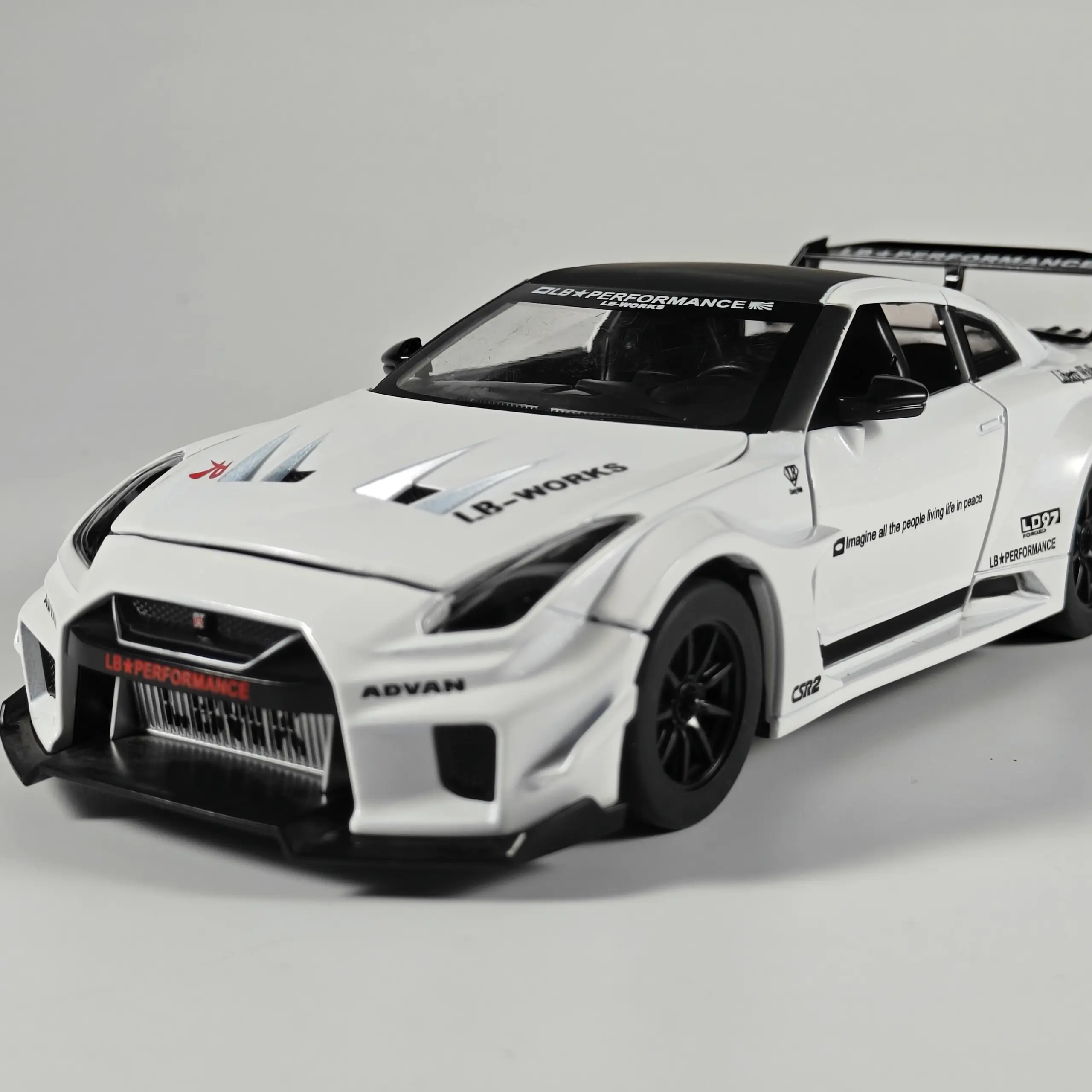 1:24 Scale Nissan GTR CSR2 Skyline Model 5 1:24 Scale Nissan GTR CSR2 Skyline Model - Image 5