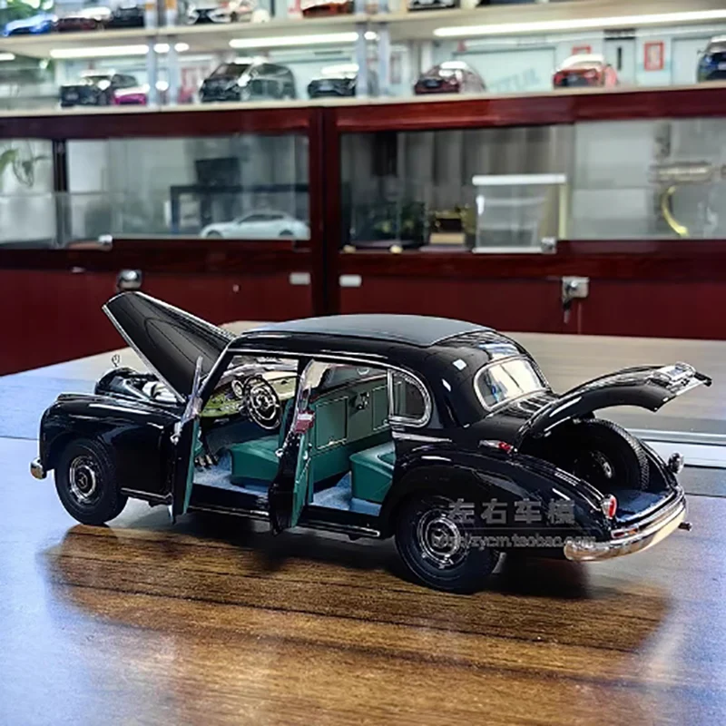 1:18 Scale Classic 300S W186 Model Car 2 1:18 Scale Classic 300S W186 Model Car - Image 2