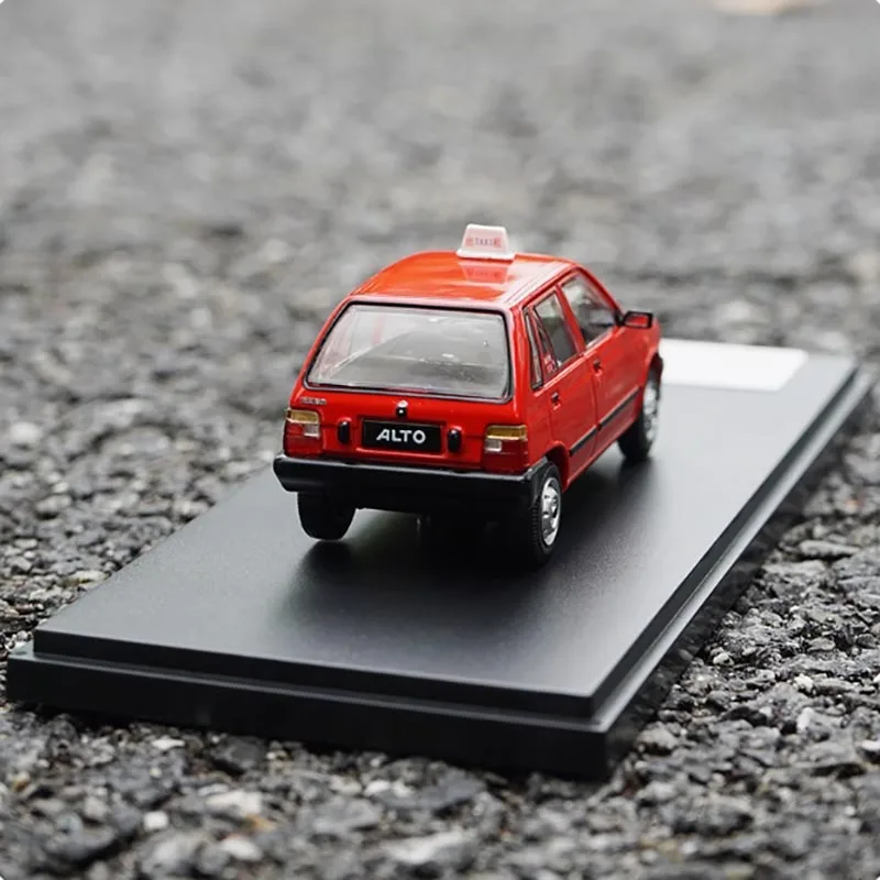 Diecast Suzuki Alto Classic Taxi Model 1:43 4 Diecast Suzuki Alto Classic Taxi Model 1:43 - Image 4