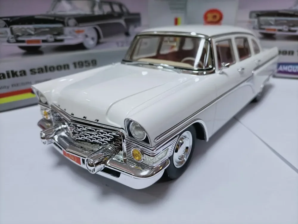 Soviet GAZ13 Chaika 1959 Sedan 1/18 Model 8 Soviet GAZ13 Chaika 1959 Sedan 1/18 Model - Image 8