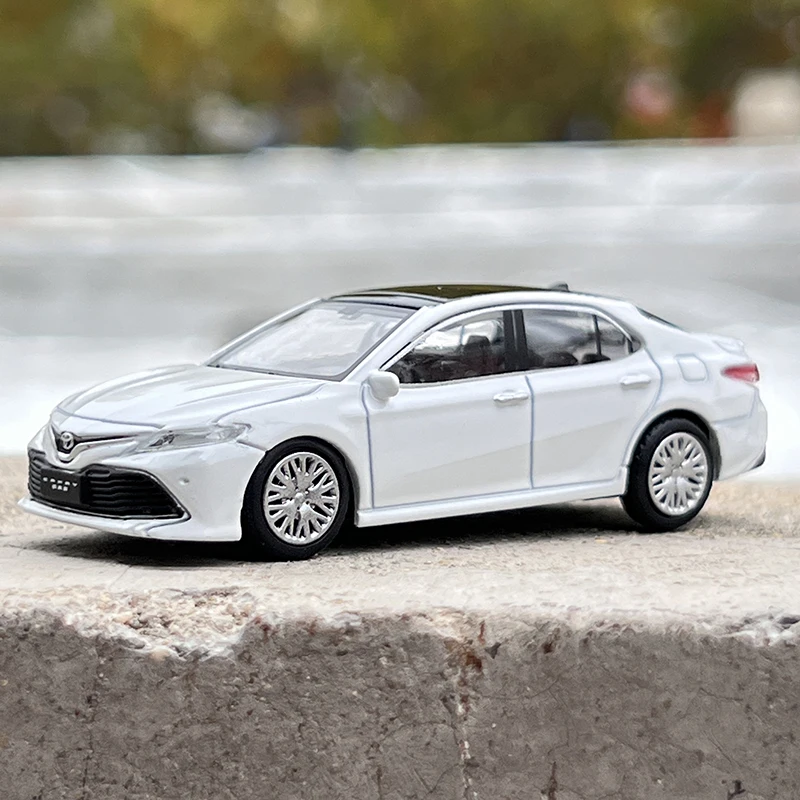 1:64 Scale 8th CAMRY Alloy Model Car Set 7 1:64 Scale 8th CAMRY Alloy Model Car Set - Image 7
