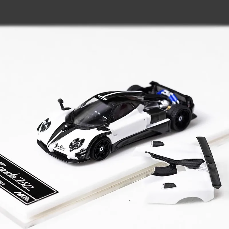 Pagani Zonda 760 Berlinetta 1:64 Diecast Model 4 Pagani Zonda 760 Berlinetta 1:64 Diecast Model - Image 4