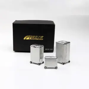 1:18 Scale Three-Piece Suitcase Set 11 Sb91cb615e2314a86a0db9cb94ef8301fU