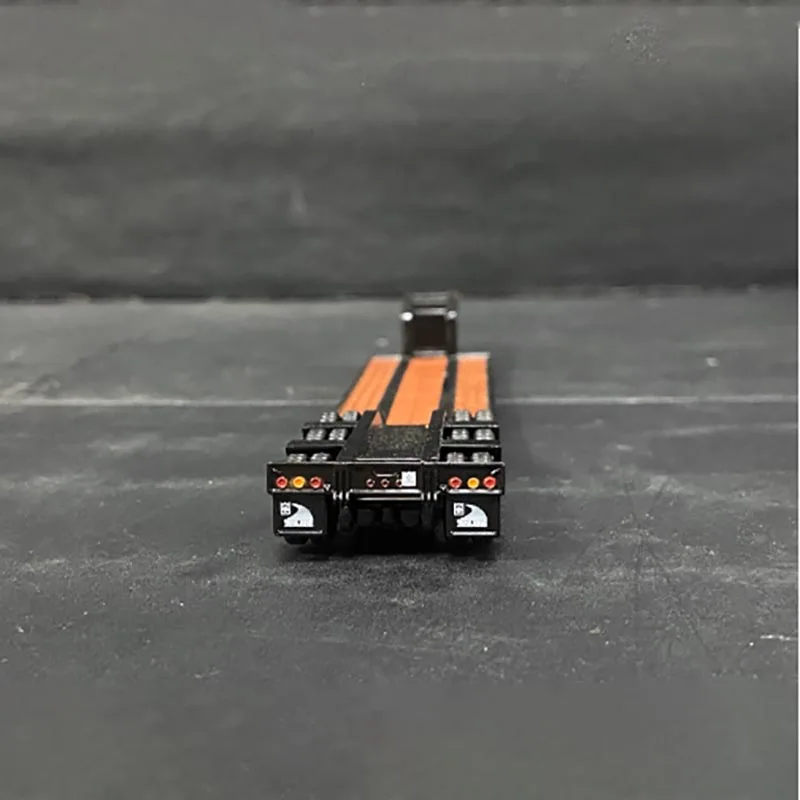 NORSCOT 1:87 Scale Peterbilt 389 Model Truck 6 NORSCOT 1:87 Scale Peterbilt 389 Model Truck - Image 6