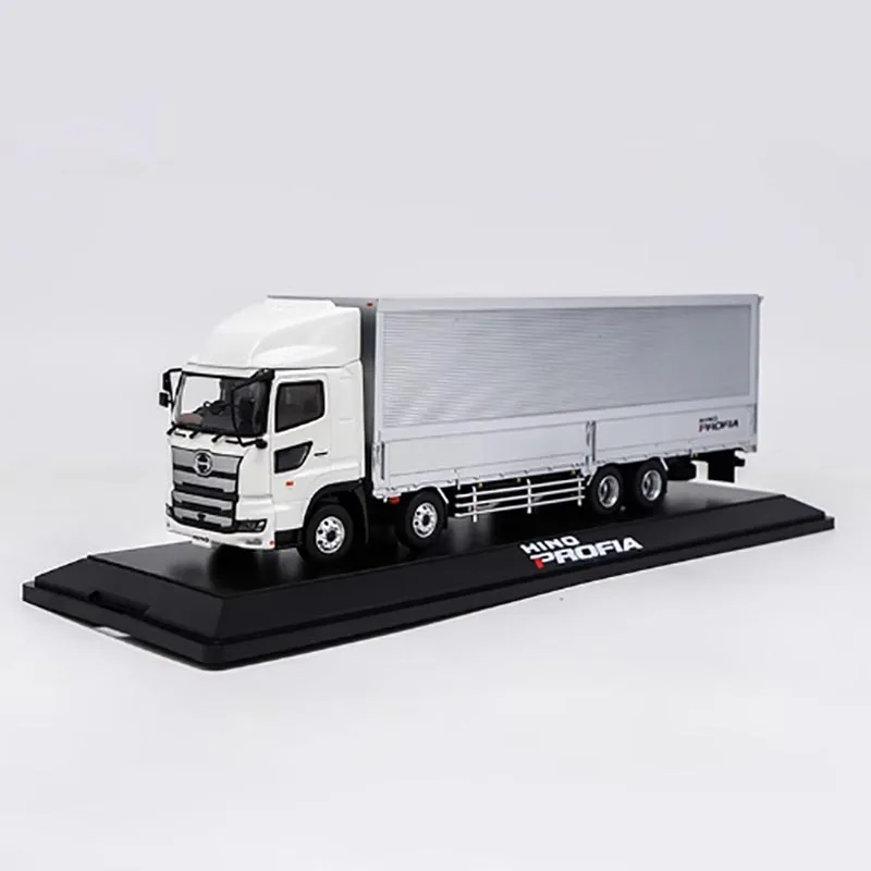 1:43 Scale HINO Profia Tractor Truck Model 2 1:43 Scale HINO Profia Tractor Truck Model - Image 2