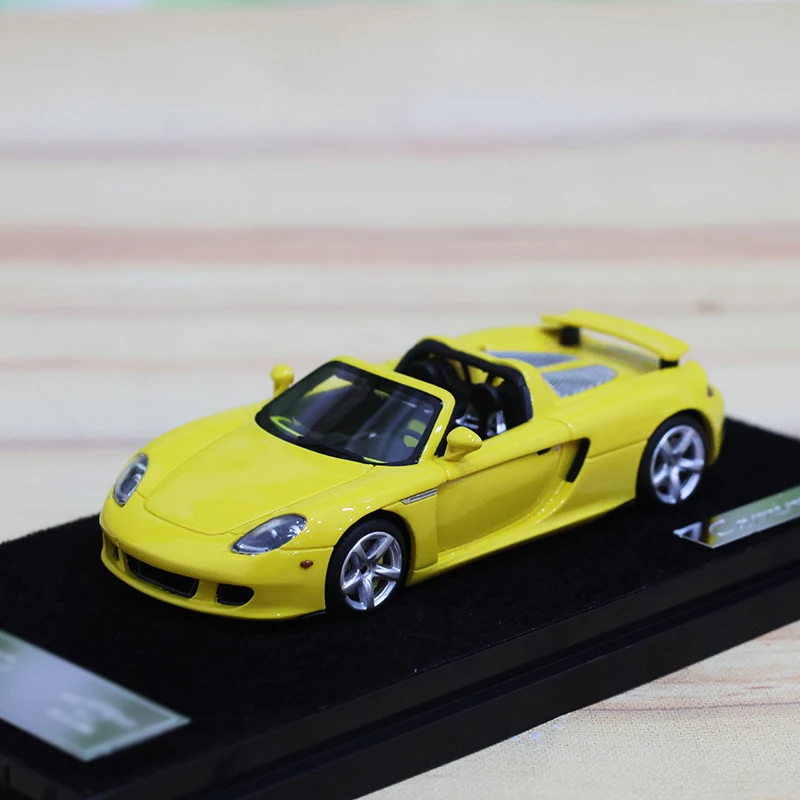 1:64 Carrera GT Convertible Diecast Model Set 3 1:64 Carrera GT Convertible Diecast Model Set - Image 3