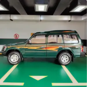 1:18 Scale Mitsubishi Pajero Model in Green 8 Sbc3e911222cb4d1b82117af63cc47436J