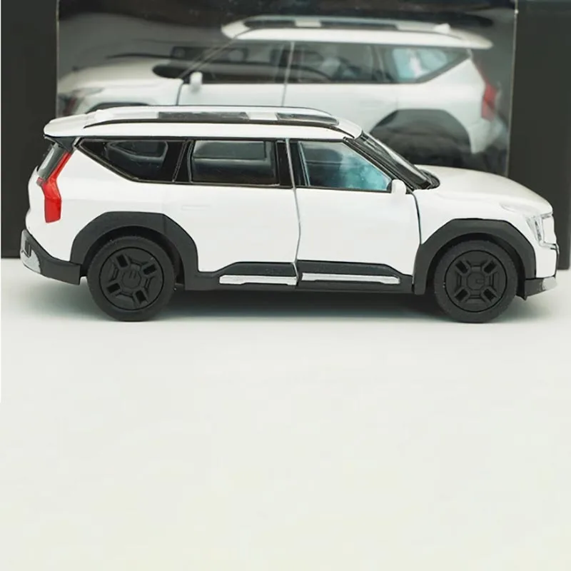 Diecast KIA EV9 Model 1:38 Scale with Pull-Back 4 Diecast KIA EV9 Model 1:38 Scale with Pull-Back - Image 4