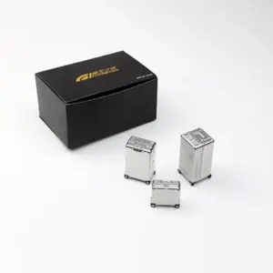 1:18 Scale Three-Piece Suitcase Set 10 Sc47d6e13c47a4ff4b18362b12e716b4fb