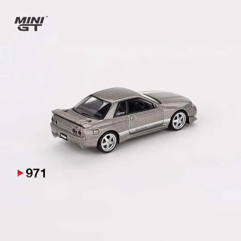 Skyline GT-R (R32) 1:64 Scale Diecast Model 3 Skyline GT-R (R32) 1:64 Scale Diecast Model - Image 3