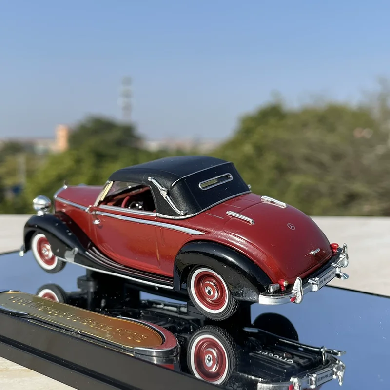1950 170 S Classic Car Diecast Model 1:43 3 1950 170 S Classic Car Diecast Model 1:43 - Image 3