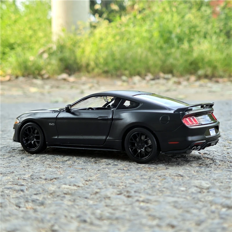 1:24 Scale 2018 Mustang GT Model Car 2 1:24 Scale 2018 Mustang GT Model Car - Image 2