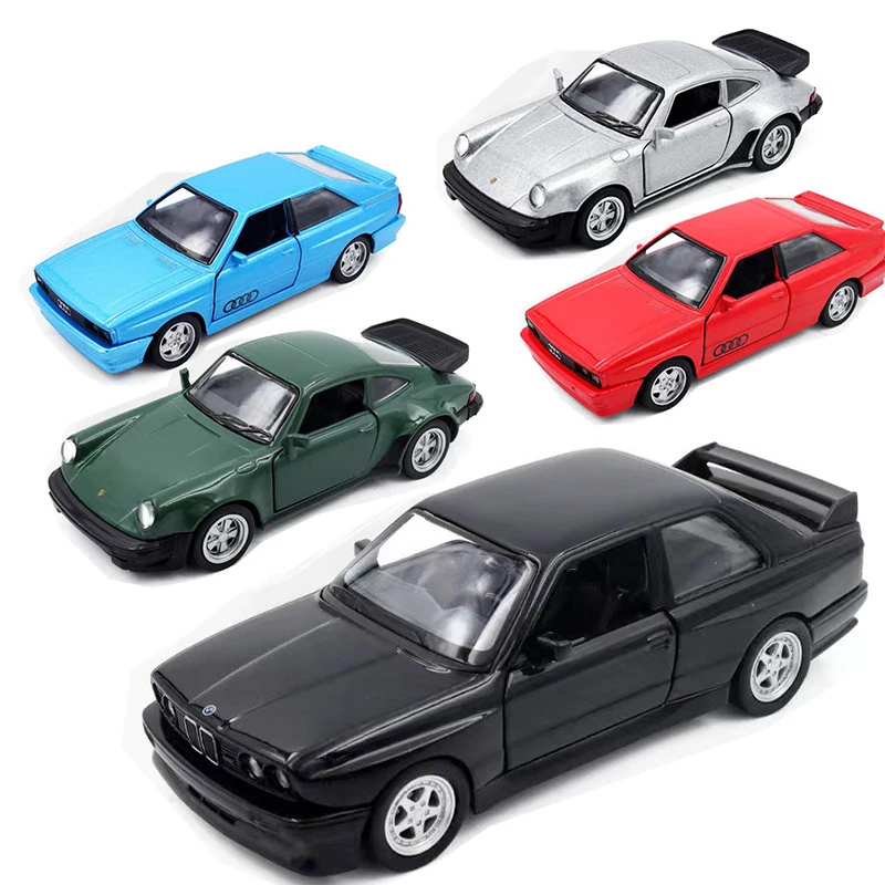 Diecast BMW M3 E30 1:36 Model Car 2 Diecast BMW M3 E30 1:36 Model Car - Image 2