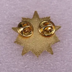 USSR Red Star Flag Pin with Gold Detailing 8 Scbf228f3b319469ba43849e7912969e19