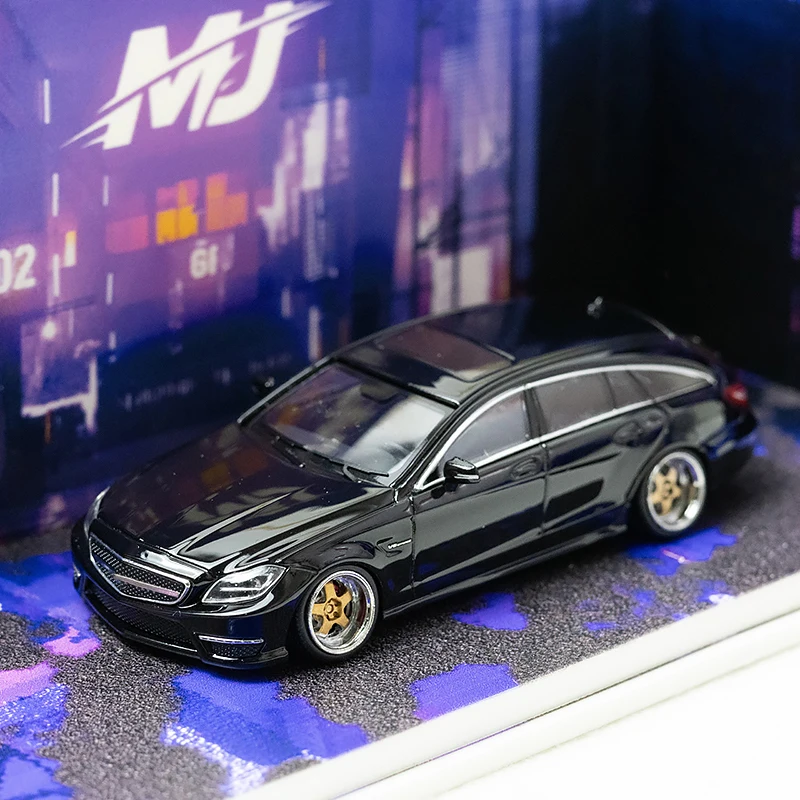 Mercedes-Benz CLS63 1:64 Diecast Model Car 9 Mercedes-Benz CLS63 1:64 Diecast Model Car - Image 9
