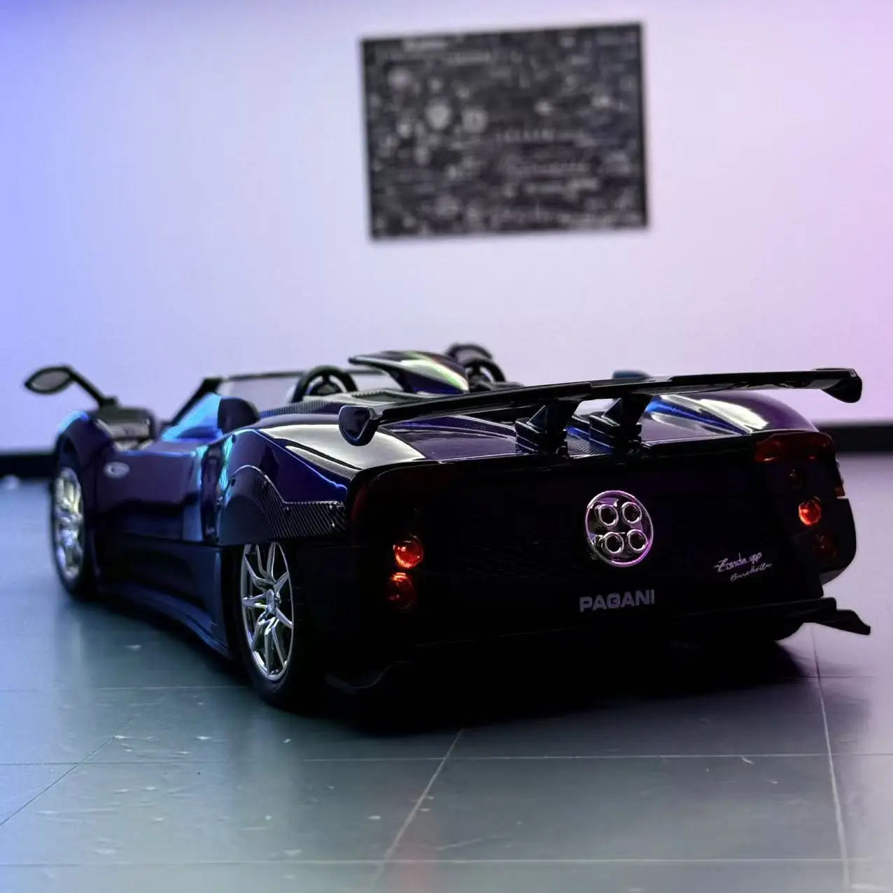 Alloy Model Car 1:24 Scale Stylish Design 5 Alloy Model Car 1:24 Scale Stylish Design - Image 5