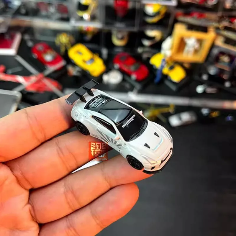 GTR R34 Alloy Car Model 1:87 Scale 2 GTR R34 Alloy Car Model 1:87 Scale - Image 2