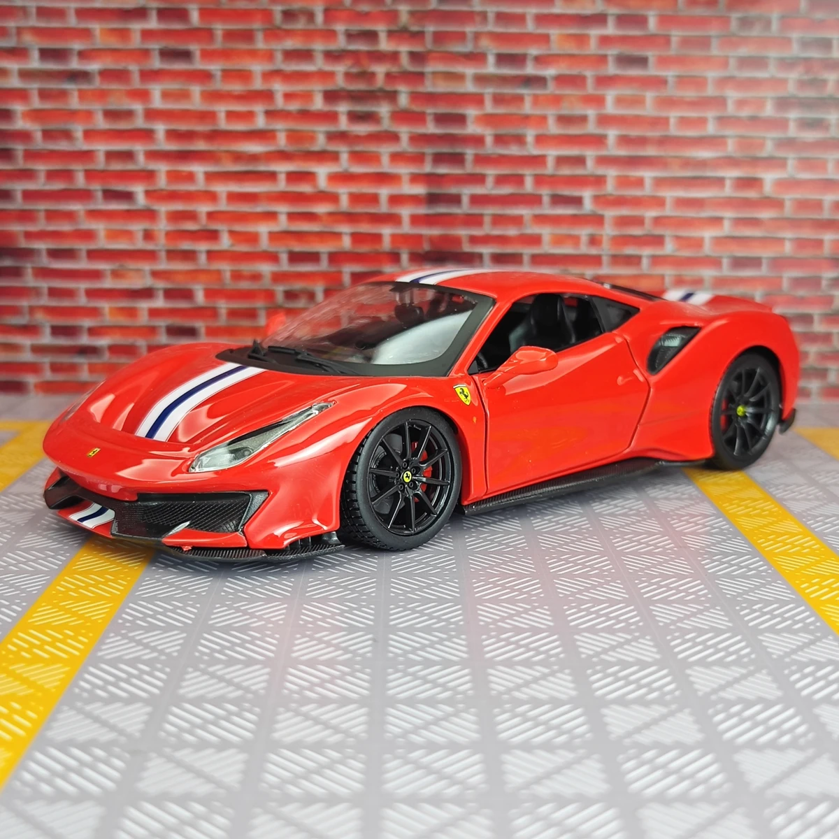 Ferrari 488 PISTA 1:24 Scale Diecast Model 7 Ferrari 488 PISTA 1:24 Scale Diecast Model - Image 7