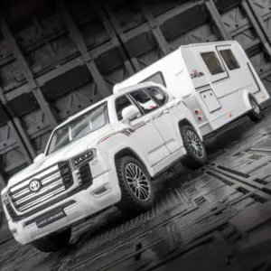 1:32 Scale Diecast Land Cruiser LC300 Model 13 Sd51dc83f70274f3aa06559b2a579a97cV