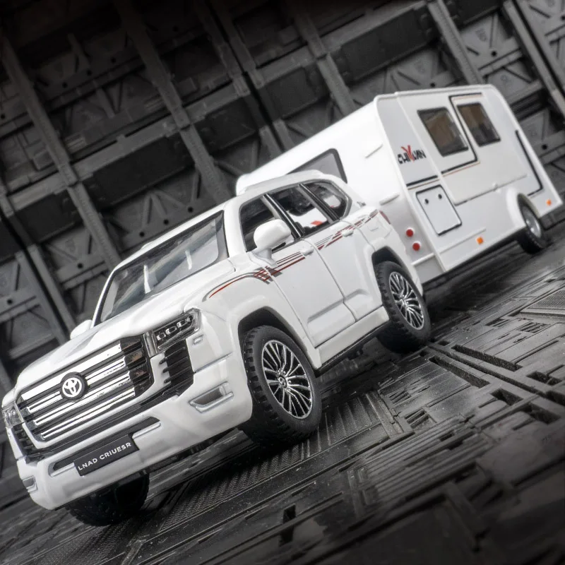 1:32 Scale Diecast Land Cruiser LC300 Model 7 1:32 Scale Diecast Land Cruiser LC300 Model - Image 7