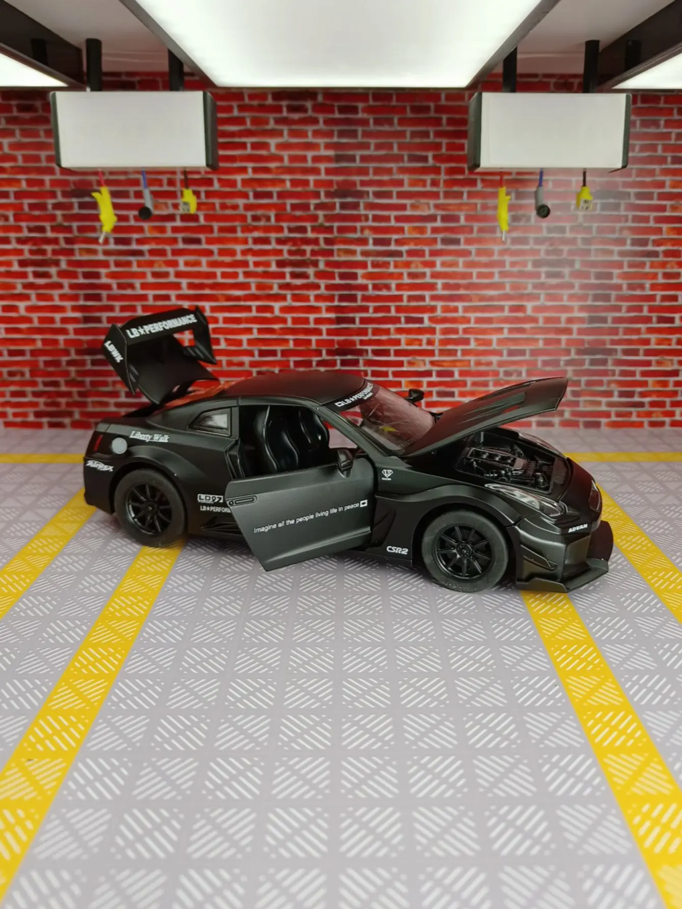 1:24 Diecast Nissan GTR Skyline Model Car 6 1:24 Diecast Nissan GTR Skyline Model Car - Image 6