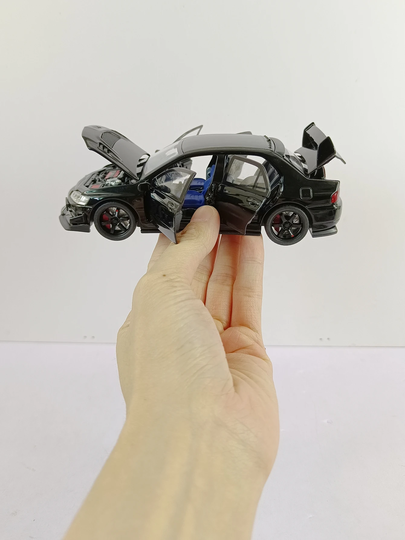 1:32 Mitsubishi Evo 9 Alloy Racing Car Model 3 1:32 Mitsubishi Evo 9 Alloy Racing Car Model - Image 3