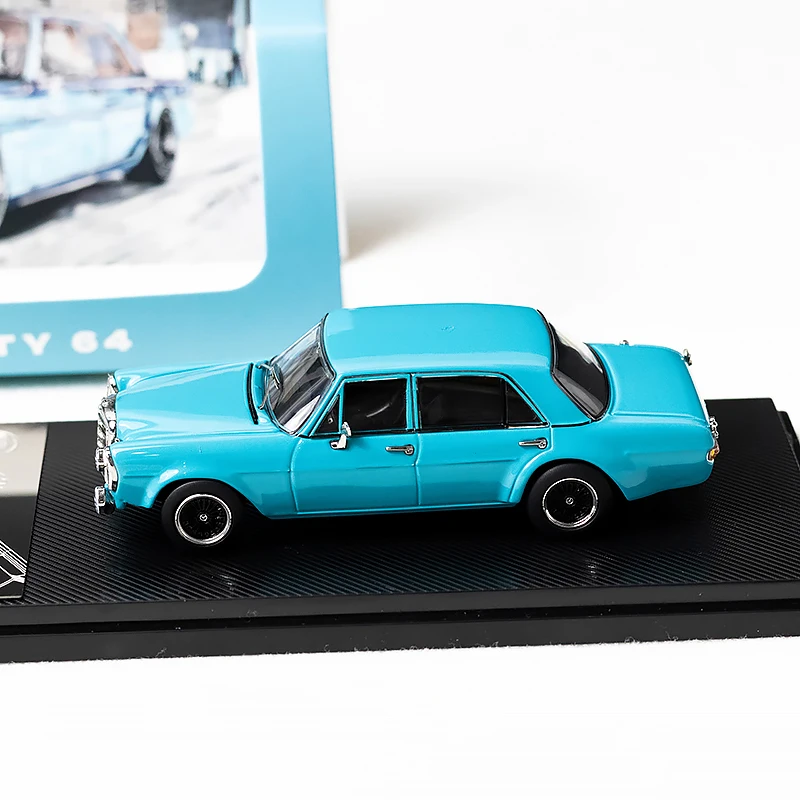 Liberty 64 1:64 Scale 300 SEL Diecast Model 3 Liberty 64 1:64 Scale 300 SEL Diecast Model - Image 3