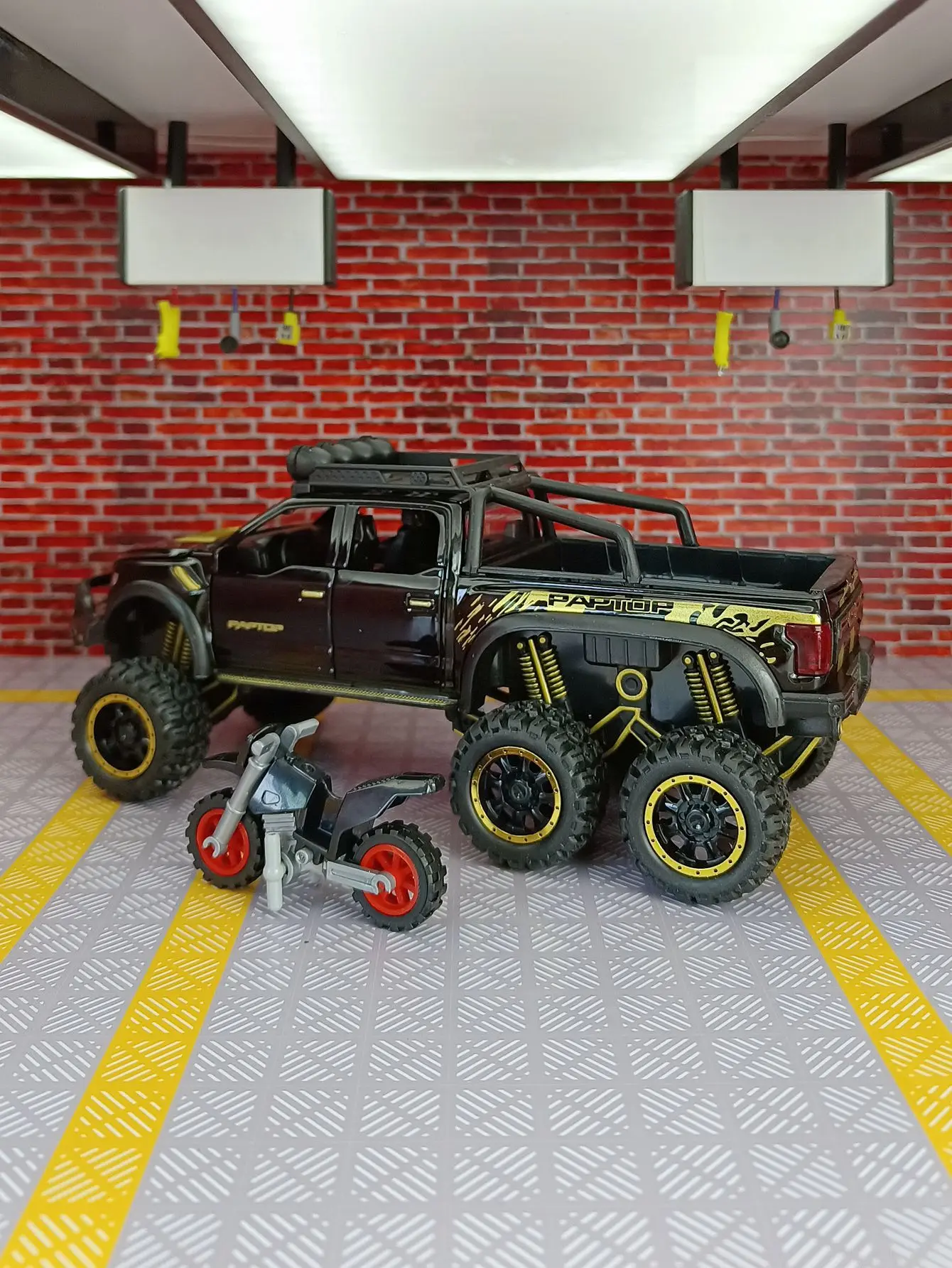 1/24 Scale Diecast Ford F-150 Raptor Model 6 1/24 Scale Diecast Ford F-150 Raptor Model - Image 6