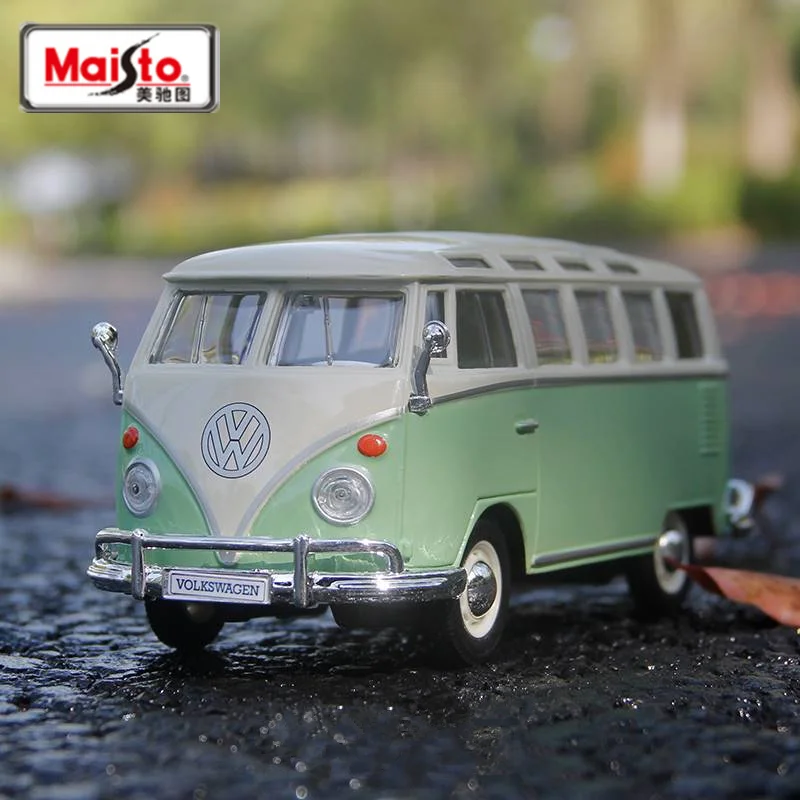 Volkswagen T1 Samba Van 1:24 Diecast Model 21 Volkswagen T1 Samba Van 1:24 Diecast Model - Image 21