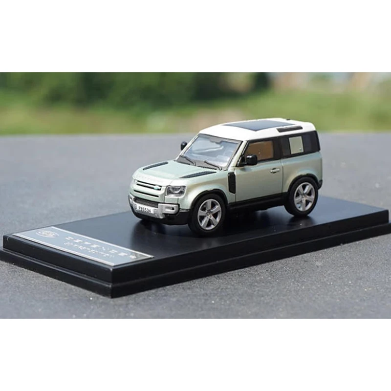 Diecast 1:64 Scale Defender 90 Model 3 Diecast 1:64 Scale Defender 90 Model - Image 3