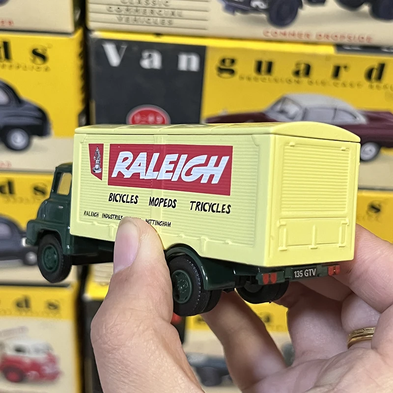 Ford Thames Trader Van Diecast Model 1:64 Scale 4 Ford Thames Trader Van Diecast Model 1:64 Scale - Image 4