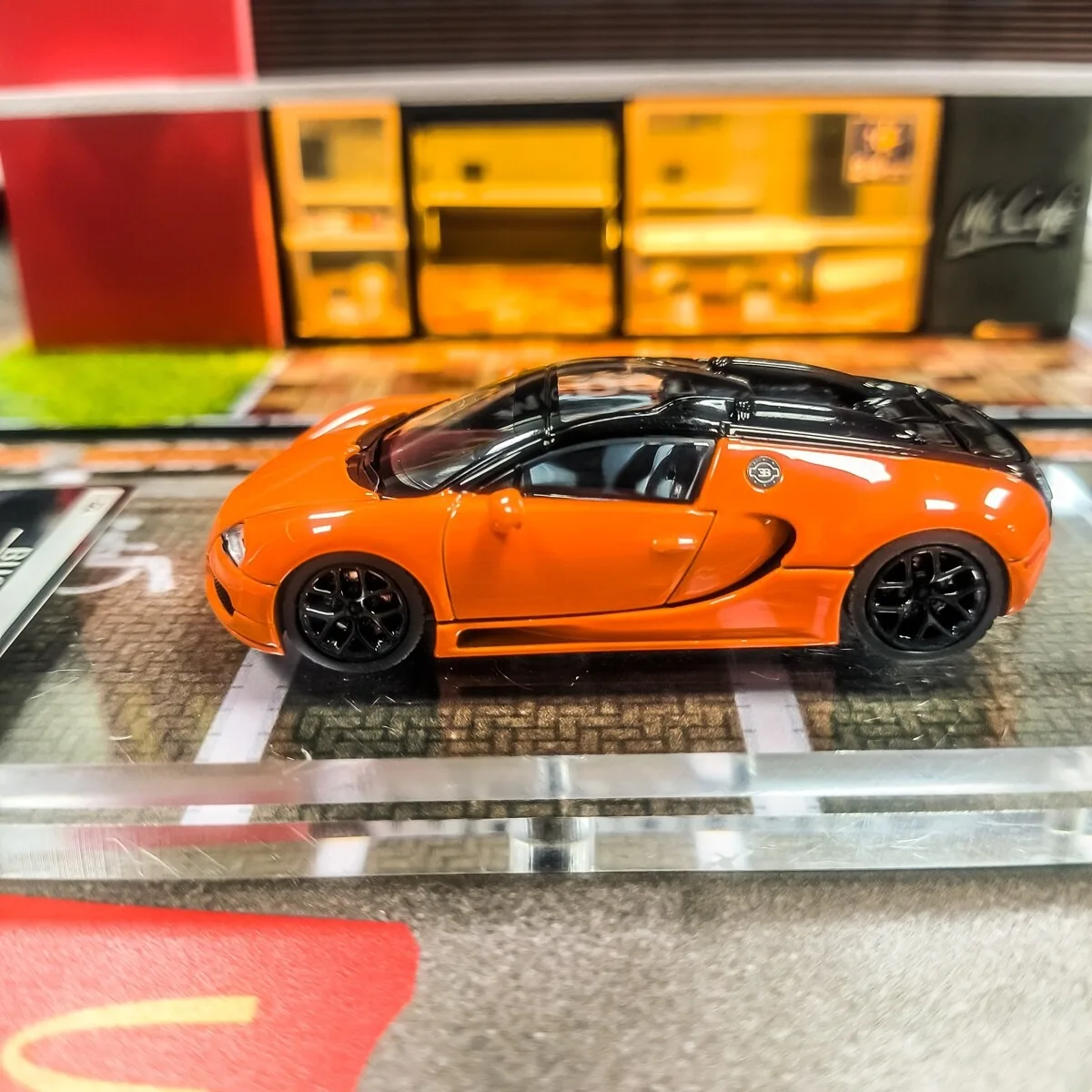1:64 Scale Bugatti Veyron 16.4 Model 2 1:64 Scale Bugatti Veyron 16.4 Model - Image 2