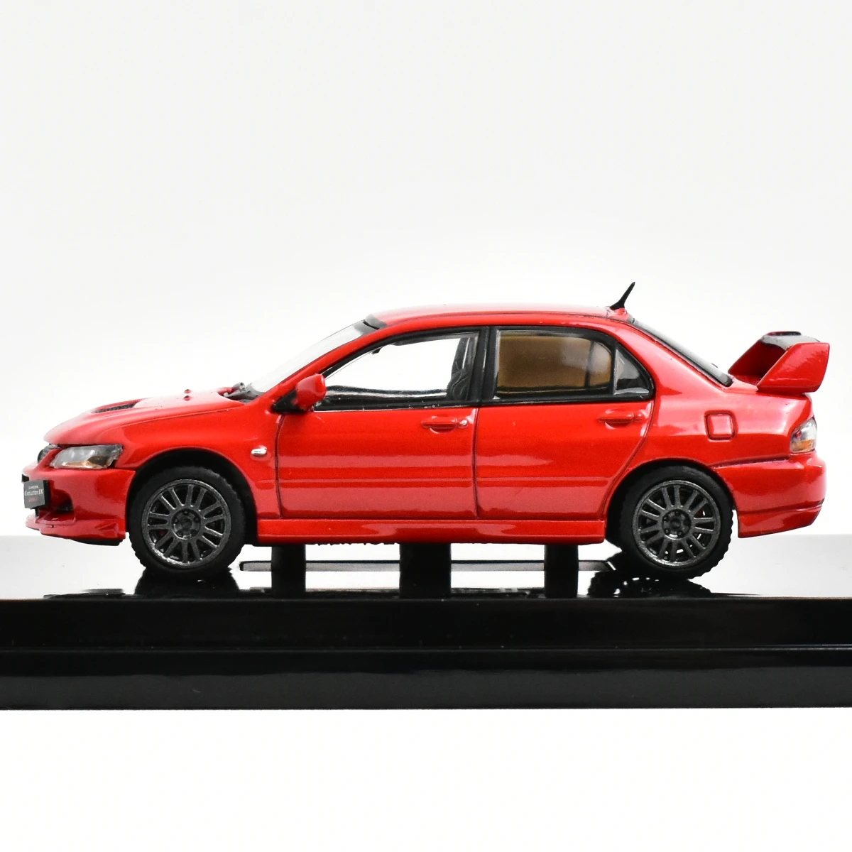 Mitsubishi Lancer EVO IX 1:64 Diecast Model 4 Mitsubishi Lancer EVO IX 1:64 Diecast Model - Image 4