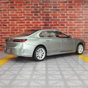 BMW I7 1:32 Scale Alloy Model Car 13 Se57bf6e184134ce8b724c525c7f5c581M