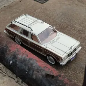 1979 Chrysler Lebaron 1:24 Scale Diecast Model 11 Se7db413ad8ae44daafc4a55df9b7aae0p