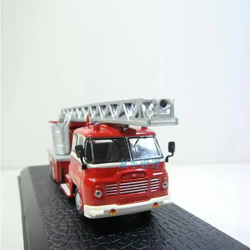 Csepel D-710 Fire Engine Model 1:72 Scale 3 Csepel D-710 Fire Engine Model 1:72 Scale - Image 3