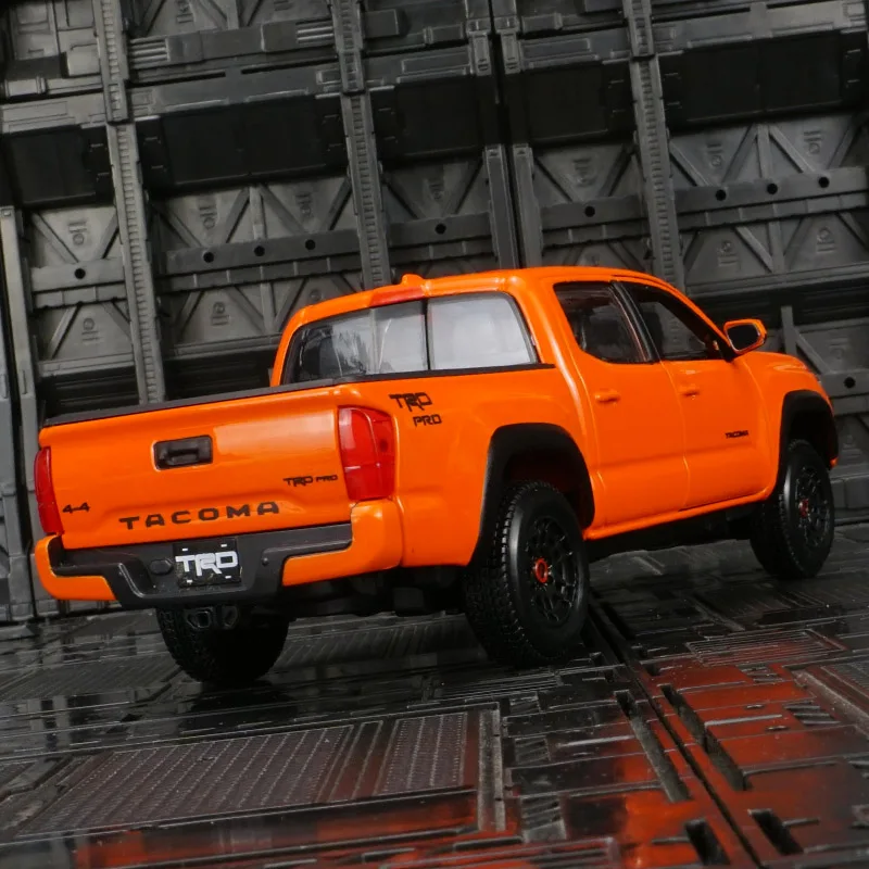 Maisto 1:27 Toyota Tacoma TRD PRO Diecast Model 5 Maisto 1:27 Toyota Tacoma TRD PRO Diecast Model - Image 5