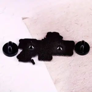 Gun and Rose Brooch with Good Girl Inscription 9 Seefd8140ae12489ba6216b058ee75087s