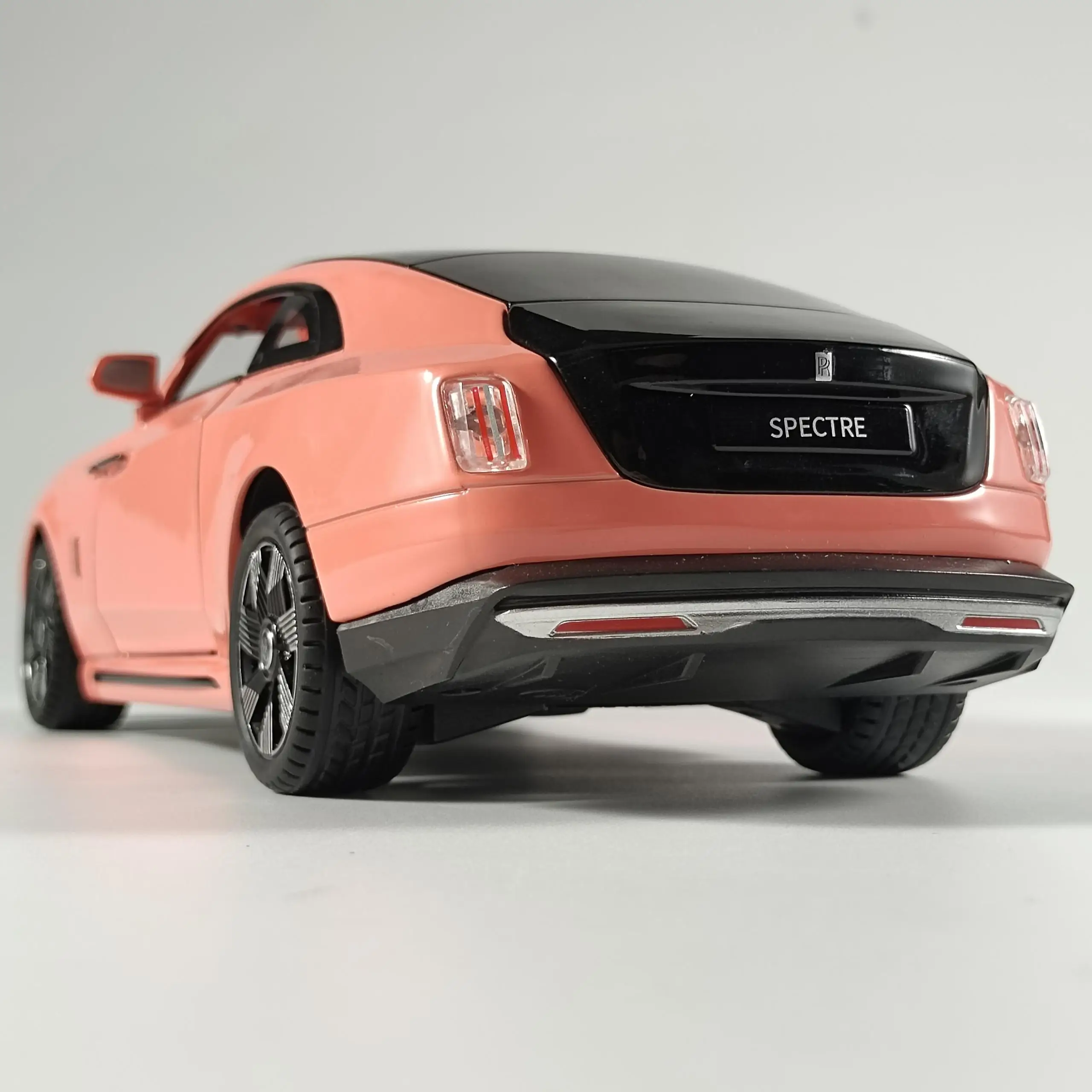 Rolls Royce Spectre 1:24 Diecast Model Car 6 Rolls Royce Spectre 1:24 Diecast Model Car - Image 6